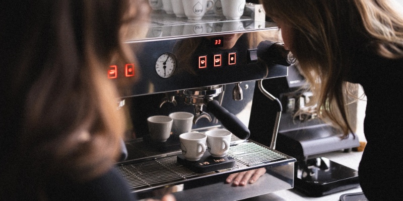 École Lomi : atelier café — à proximité de l'Hôtel R de Paris
