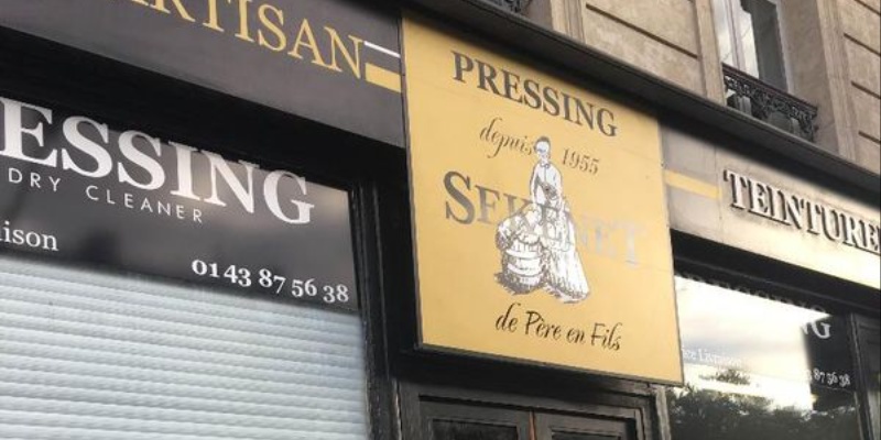 Pressing Sekenet : Place de Clichy — à proximité de l'Hôtel R de Paris