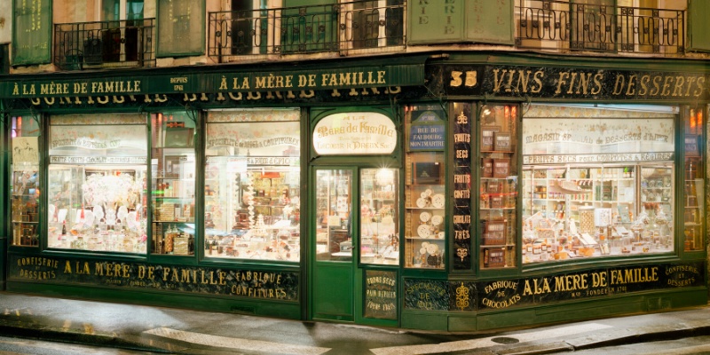 À la Mère de Famille — à proximité de l'Hôtel R de Paris