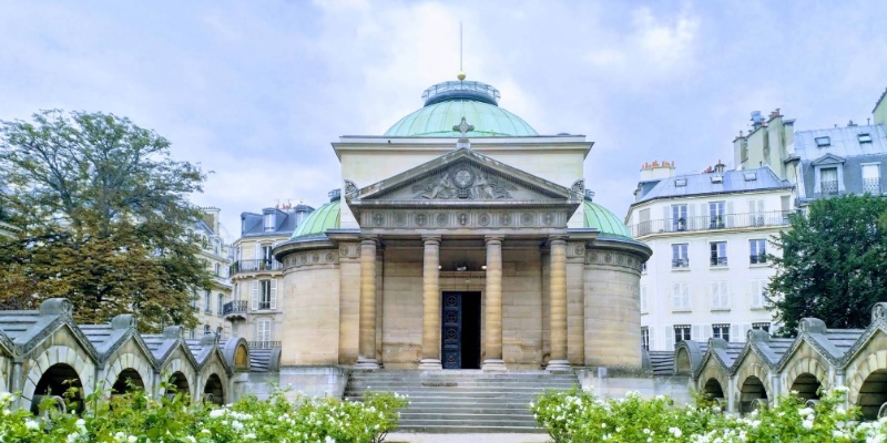 Chapelle Expiatoire — à proximité de l'Hôtel R de Paris