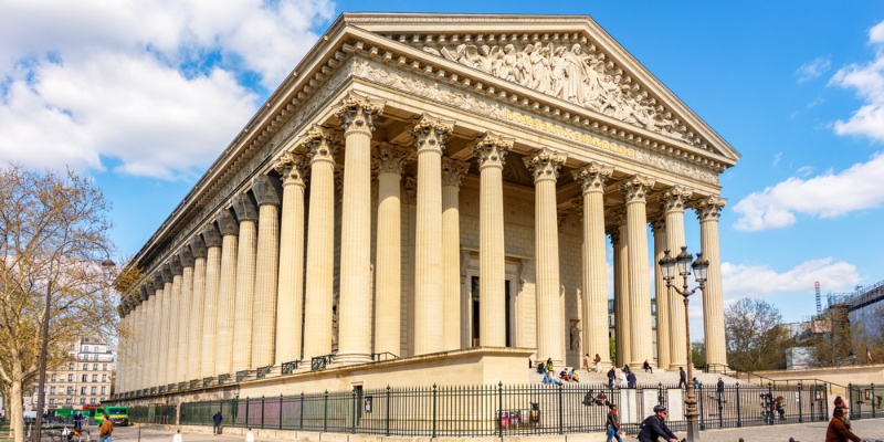 Église de la Madeleine — à proximité de l'Hôtel R de Paris