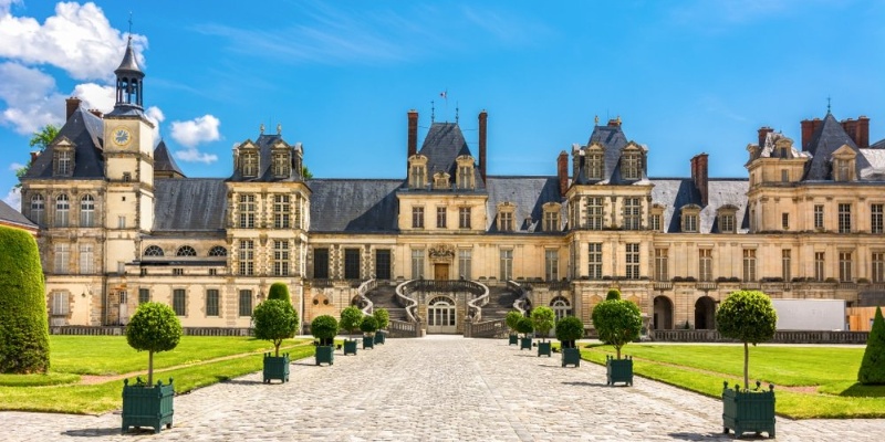 Château de Fontainebleau — à proximité de l'Hôtel R de Paris