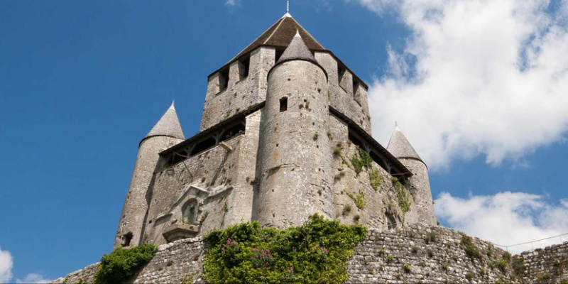 Provins, cité médiévale — à proximité de l'Hôtel R de Paris